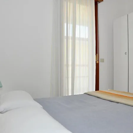 Modern And Comfy Near 비비오네