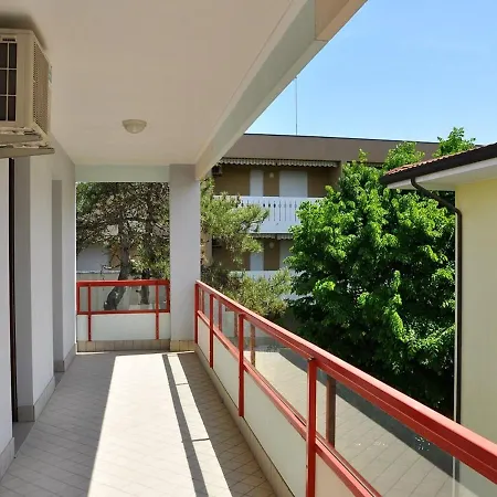 아파트 Modern And Comfy Near *