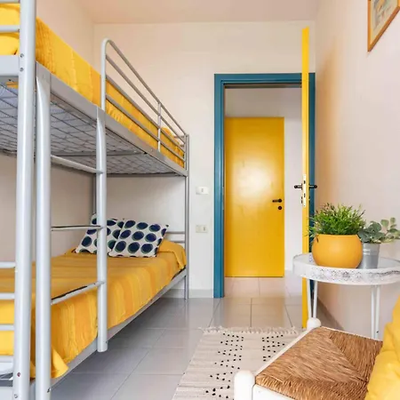 Modern And Comfy Flat Near The Sea Apartment *